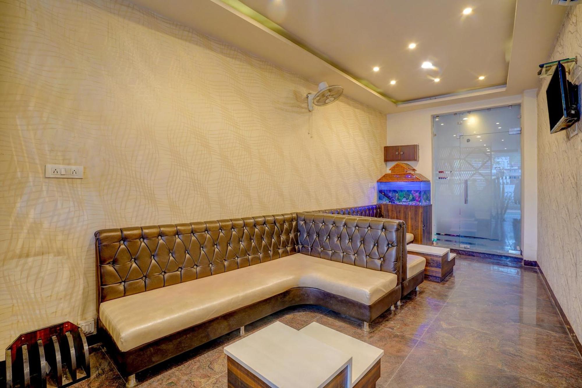 Super Hotel O Traveller Inn 러크나우 외부 사진